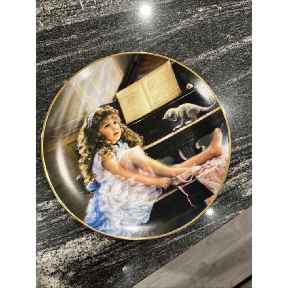 Sandra Kuck / Reco‎ "The Rehearsal" Collector Plate 1988 Plate # 3338YSK